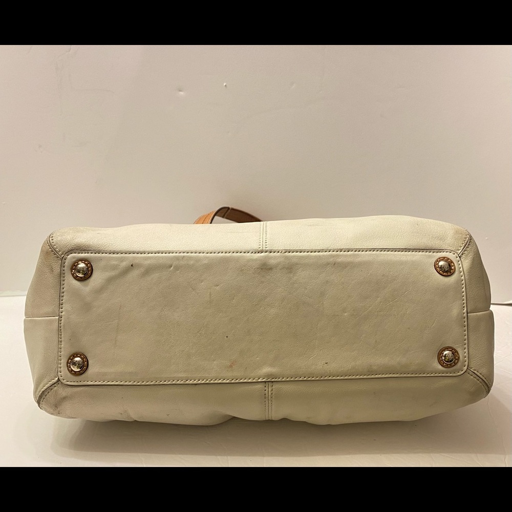 Coach Cream Shoulder Bag - Picture 4 of 8